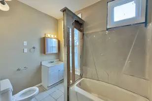 1627 7th St, Rockford, IL 61104 - Photo 8