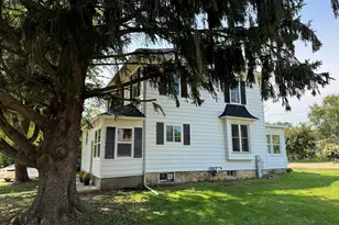 101 E Division St, Shannon, IL 61078 - Photo 4