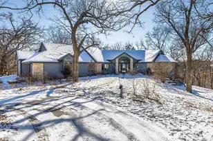 7 Colony Ct, Galena, IL 61036 - Photo 2