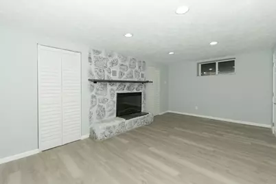 938 E Riverside Boulevard, Loves Park, IL 61111 - Photo 40