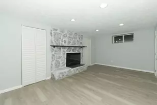 938 E Riverside Blvd, Loves Park, IL 61111 - Photo 40