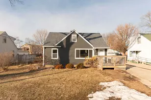 938 E Riverside Blvd, Loves Park, IL 61111 - Photo 4