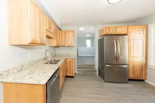 938 E Riverside Blvd, Loves Park, IL 61111 - Photo 12