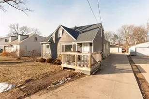 938 E Riverside Blvd, Loves Park, IL 61111 - Photo 2