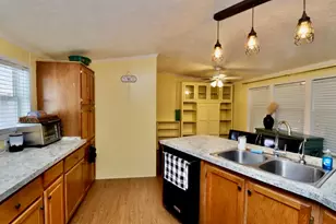 666 S Bluff #402 St, South Beloit, IL 61080 - Photo 4