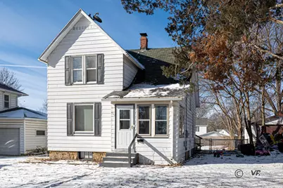 520 S Burchard Avenue, Freeport, IL 61032 - Photo 2