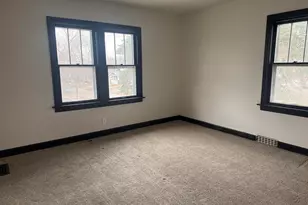 2306 Andrews St, Rockford, IL 61101 - Photo 8