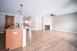 5616 Jackie's Dr, Loves Park, IL 61111 - Photo 6