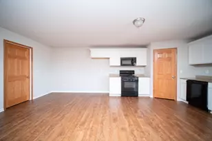 1710 Parkside Dr, Belvidere, IL 61008 - Photo 8