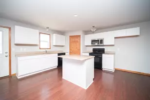 1573 Winterwheat Dr, Belvidere, IL 61008 - Photo 6