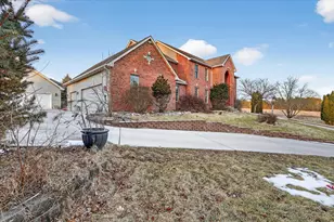 8306 E Crockett Rd, Roscoe, IL 61073 - Photo 4