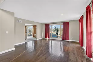 8306 E Crockett Rd, Roscoe, IL 61073 - Photo 10