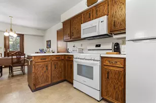 1872 S Trainer Rd, Rockford, IL 61108 - Photo 6