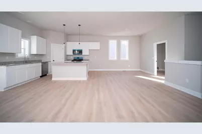 15200 Yellowstone Drive, South Beloit, IL 61080 - Photo 4