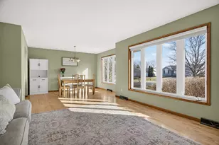 12909 Springhill Dr, Winnebago, IL 61088 - Photo 6