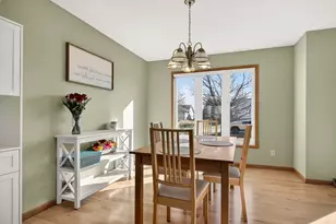 12909 Springhill Dr, Winnebago, IL 61088 - Photo 10