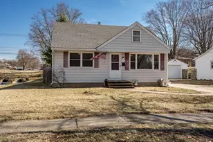 2212 Colorado Ave, Rockford, IL 61108 - Photo 2