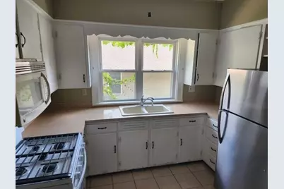 210 N London Avenue, Rockford, IL 61107 - Photo 10