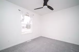 646 Cassandra Way, South Beloit, IL 61080 - Photo 12