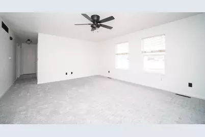 646 Cassandra Way, South Beloit, IL 61080 - Photo 2