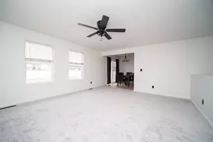 646 Cassandra Way, South Beloit, IL 61080 - Photo 4