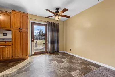 5860 Kirkwood Circle, Rockford, IL 61109 - Photo 6