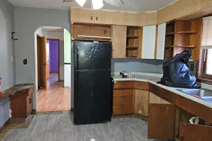 1442 S Blackhawk Ave, Freeport, IL 61032 - Photo 14