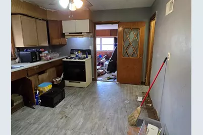 1442 S Blackhawk Avenue, Freeport, IL 61032 - Photo 12