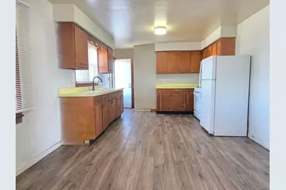 2802 8th St, Rockford, IL 61109 - Photo 6