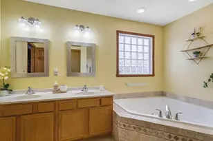 4593 Woodcrest Ln, Roscoe, IL 61073 - Photo 34