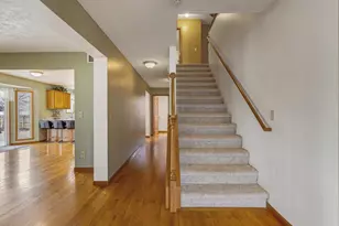 4593 Woodcrest Ln, Roscoe, IL 61073 - Photo 8