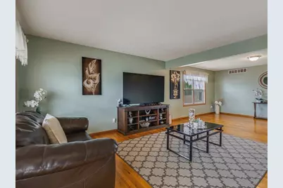 4593 Woodcrest Lane, Roscoe, IL 61073 - Photo 4