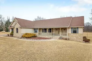 754 E Equestrian Point Dr, Oregon, IL 61061 - Photo 1