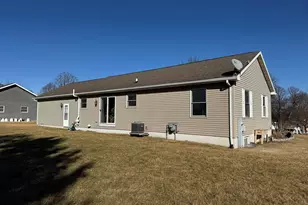 108 SW Lanark Ave, Lanark, IL 61046 - Photo 4