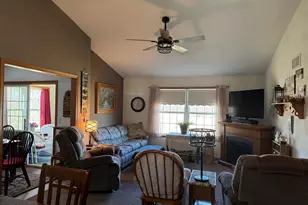 633 Park View St, Pecatonica, IL 61063 - Photo 4