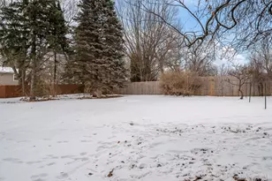 6747 Lynnhurst Ln, Roscoe, IL 61073 - Photo 12