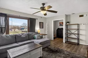 8056 W State St, Rockford, IL 61102 - Photo 6