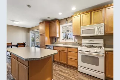 585 Knollwood Drive, Lake Summerset, IL 61019 - Photo 8