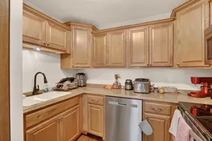 2929 Sunnyside #303A Dr, Rockford, IL 61114 - Photo 4