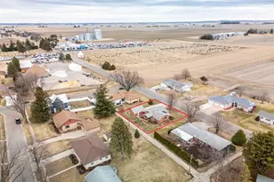 526 N Simmons St, Stockton, IL 61085 - Photo 4