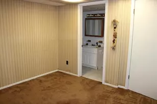 5328 Village Ct, Rockford, IL 61108 - Photo 10