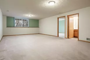 2420 Arnold Ave, Rockford, IL 61108 - Photo 32