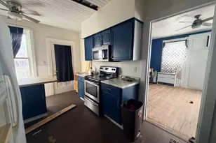 1211 S Caroll Ave, Freeport, IL 61032 - Photo 8