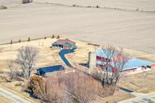 14483 Montague Rd, Winnebago, IL 61088 - Photo 2