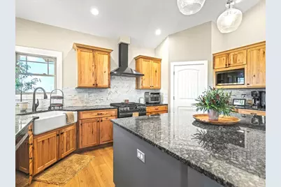 14483 Montague Road, Winnebago, IL 61088 - Photo 10