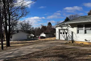 1718 S Cedar Ave, Freeport, IL 61032 - Photo 14