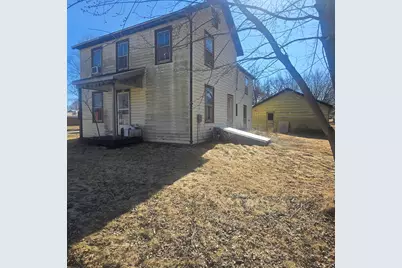 201 W 2nd Street, Leaf River, IL 61047 - Photo 2