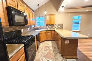 8098 Hartlein St, Shirland, IL 61079 - Photo 10