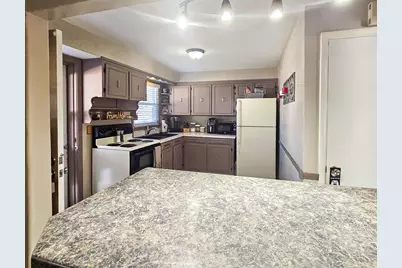 1111 Luther Ave, Rockford, IL 61107 - Photo 6