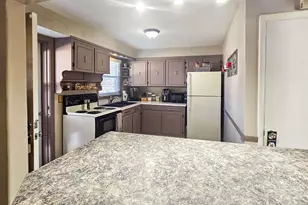 1111 Luther Ave, Rockford, IL 61107 - Photo 6